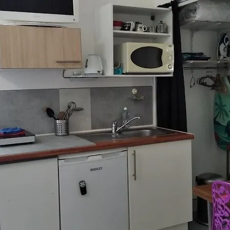 1 Personne Et 1 Personne Avec Entree Libre Et Salle De Bain Privee *
