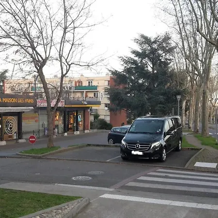 게스트하우스 1 Personne Et 1 Personne Avec Entree Libre Et Salle De Bain Privee *