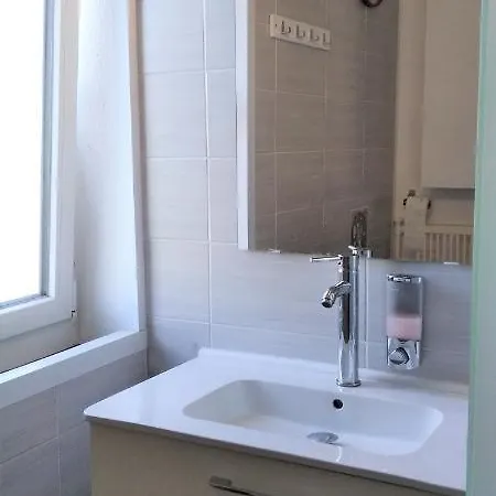 1 Personne Et 1 Personne Avec Entree Libre Et Salle De Bain Privee